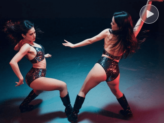 Duet twerking example